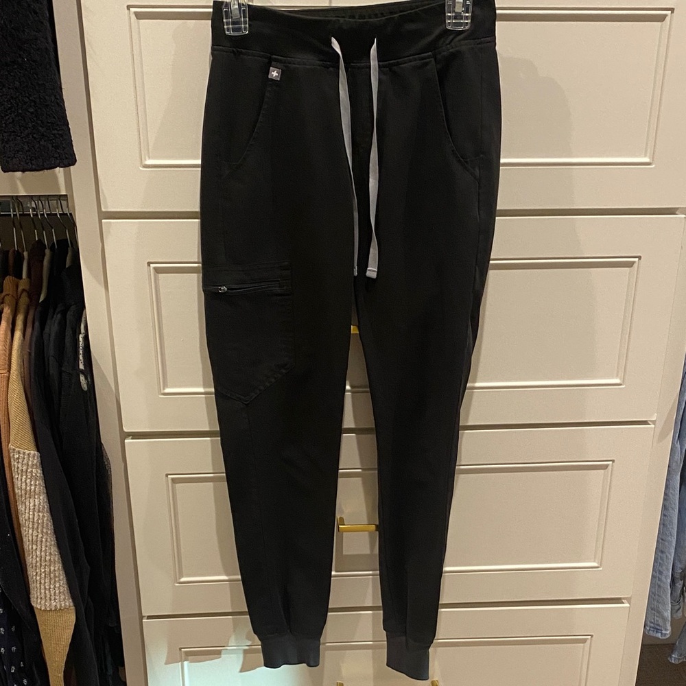 Figs jogger scrub pants